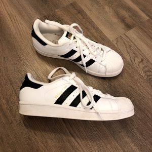 ⭐️SOLD⭐️ Adidas Superstar Originals